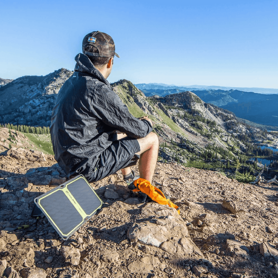 Goal Zero Guide 10 Plus Solar Recharging Kit with Nomad 7 Solar Panel